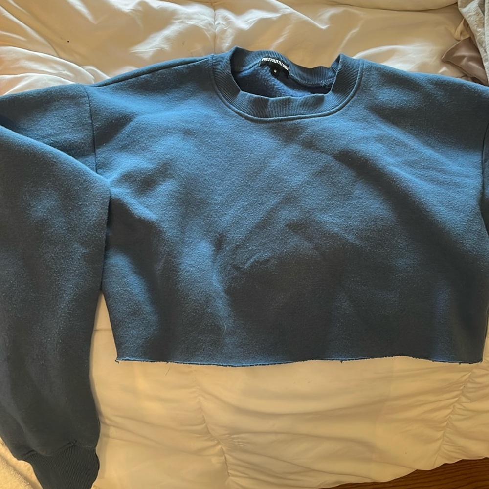 Pretty little thing blue cropped crew sweatshirt size S